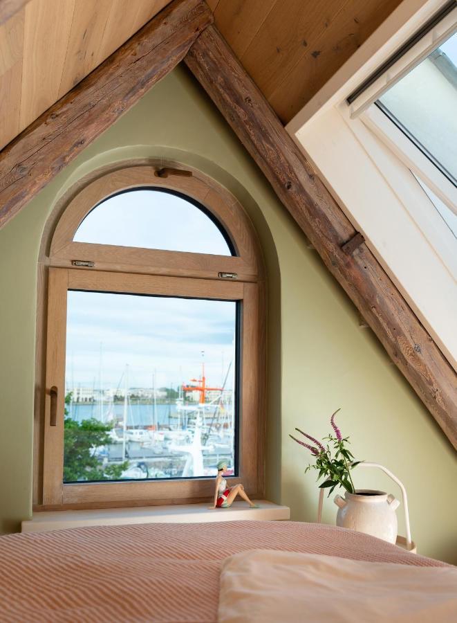 Kapitaenshaus In Wasserlage! Traumapartments Warnemuende 罗斯托克 外观 照片