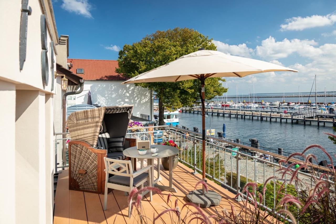 Kapitaenshaus In Wasserlage! Traumapartments Warnemuende 罗斯托克 外观 照片